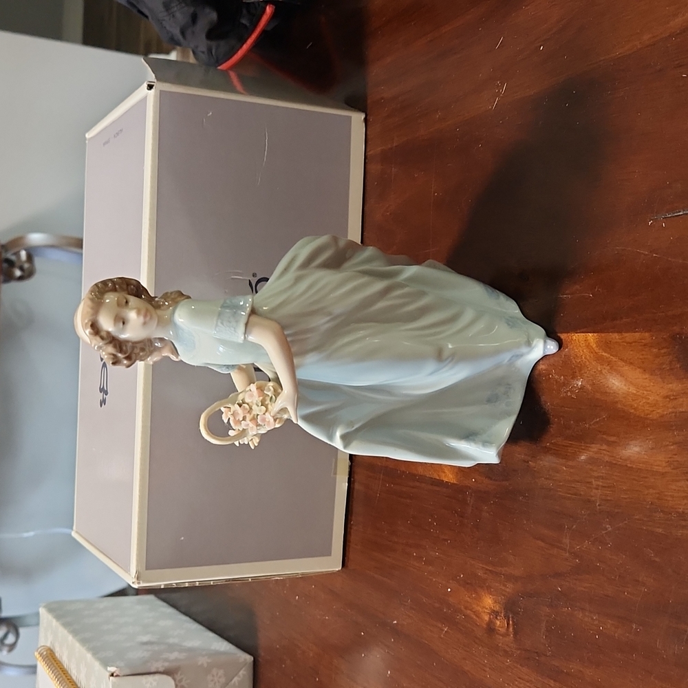 Lladro figurine